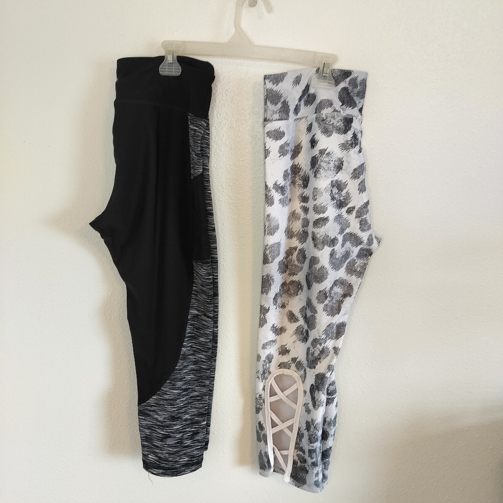 Bundle of‎ 2 pairs of womens leggings Size L Evolution & Creation and N.Y.L.